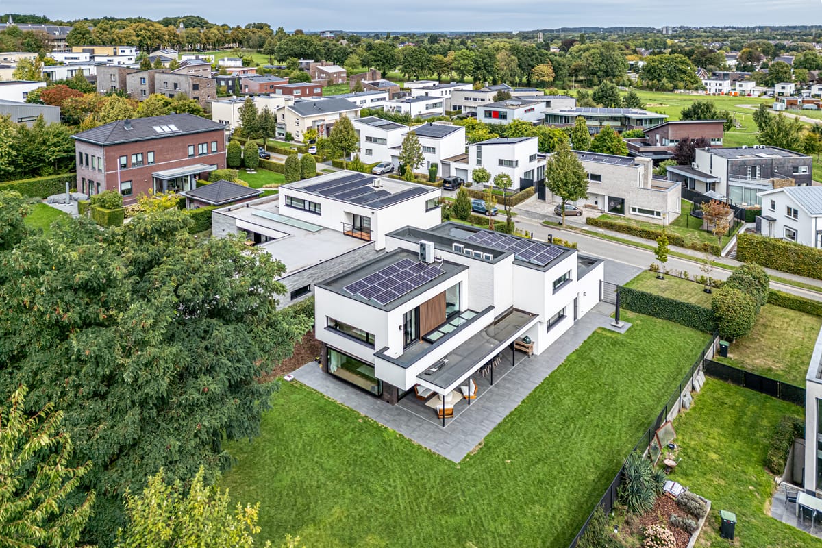 Aerial view: Hoogveld with the woods behind the plot